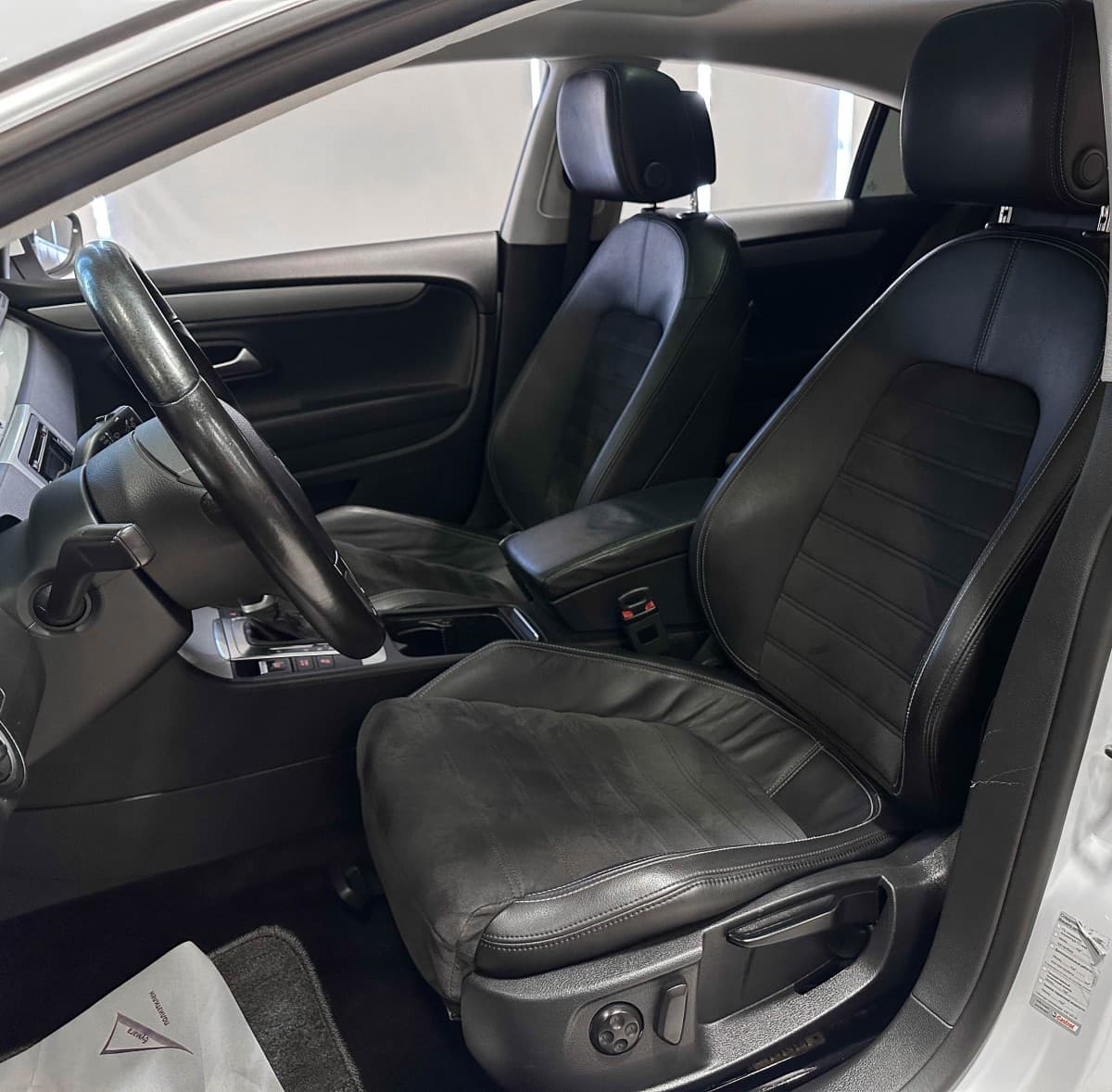 Volkswagen Passat CC - фото 13