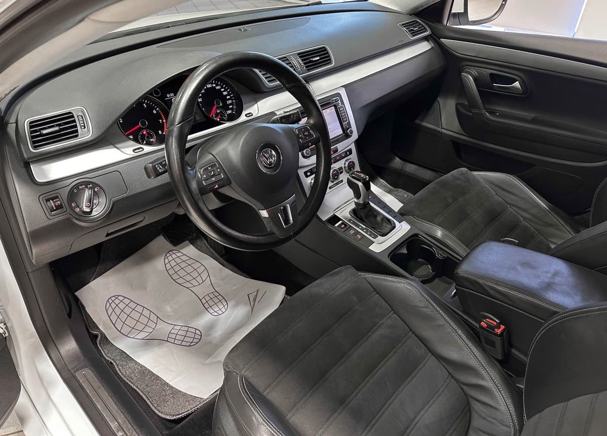 Volkswagen Passat CC - фото 12