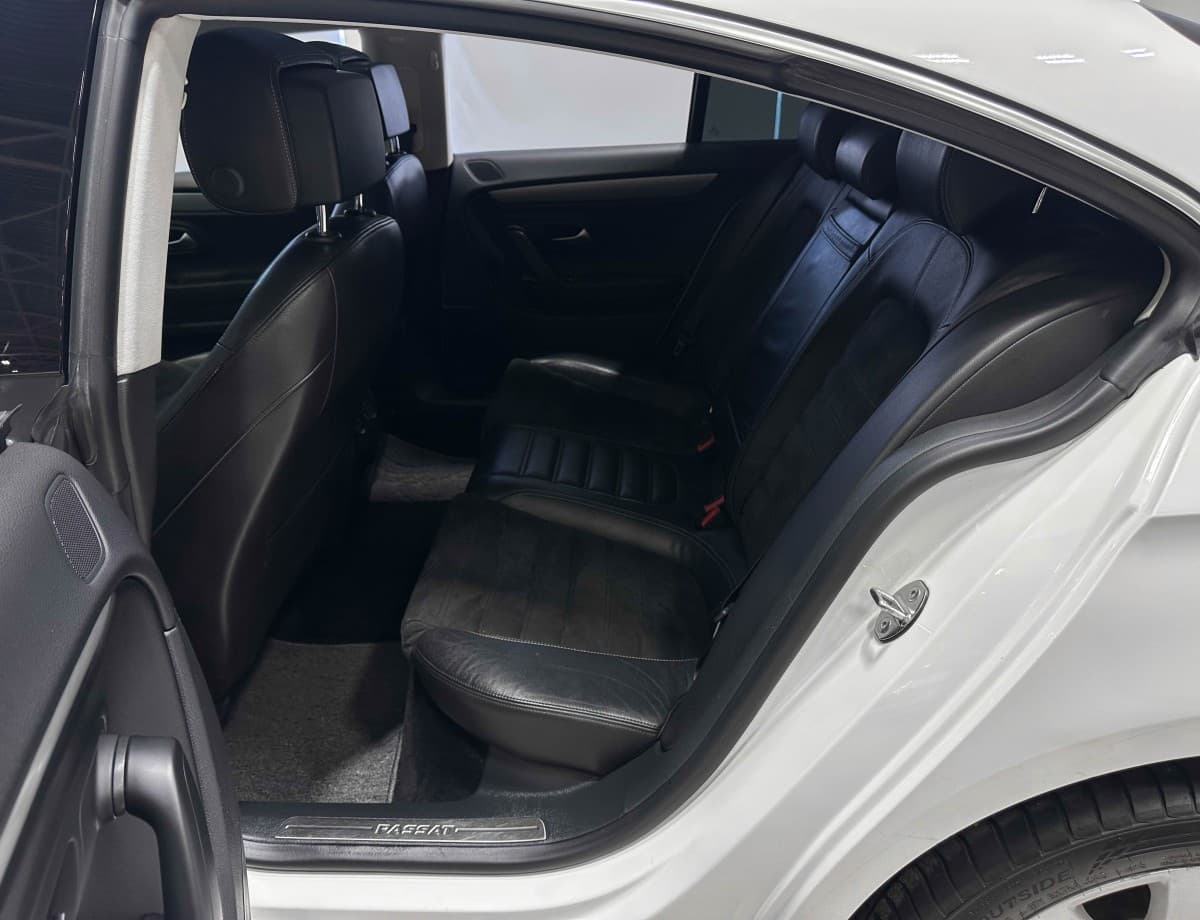 Volkswagen Passat CC - фото 14