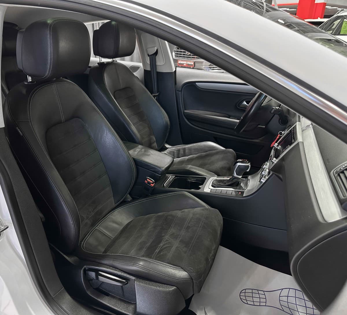 Volkswagen Passat CC - фото 18