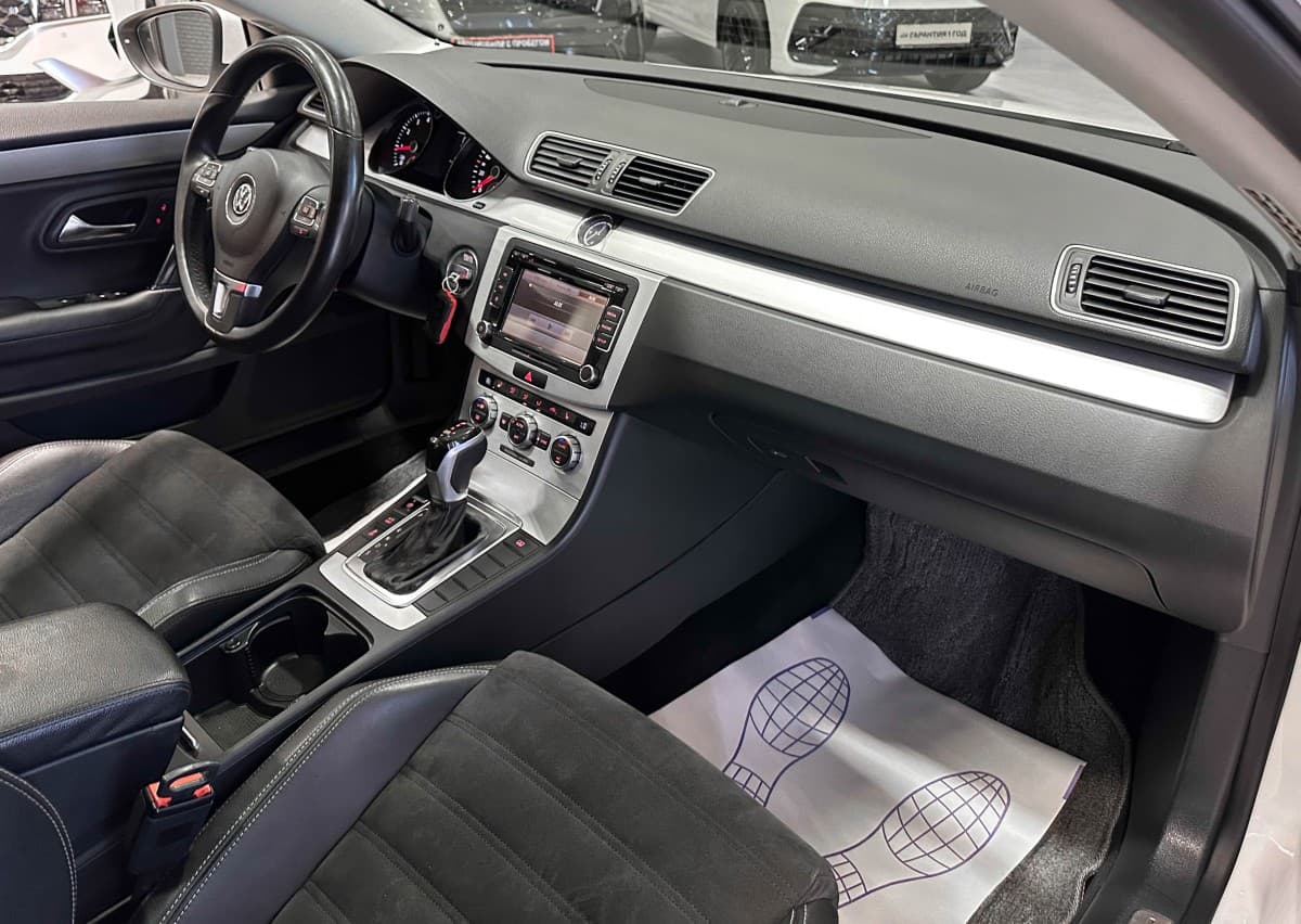 Volkswagen Passat CC - фото 19