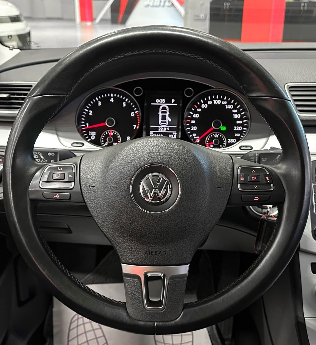 Volkswagen Passat CC - фото 29