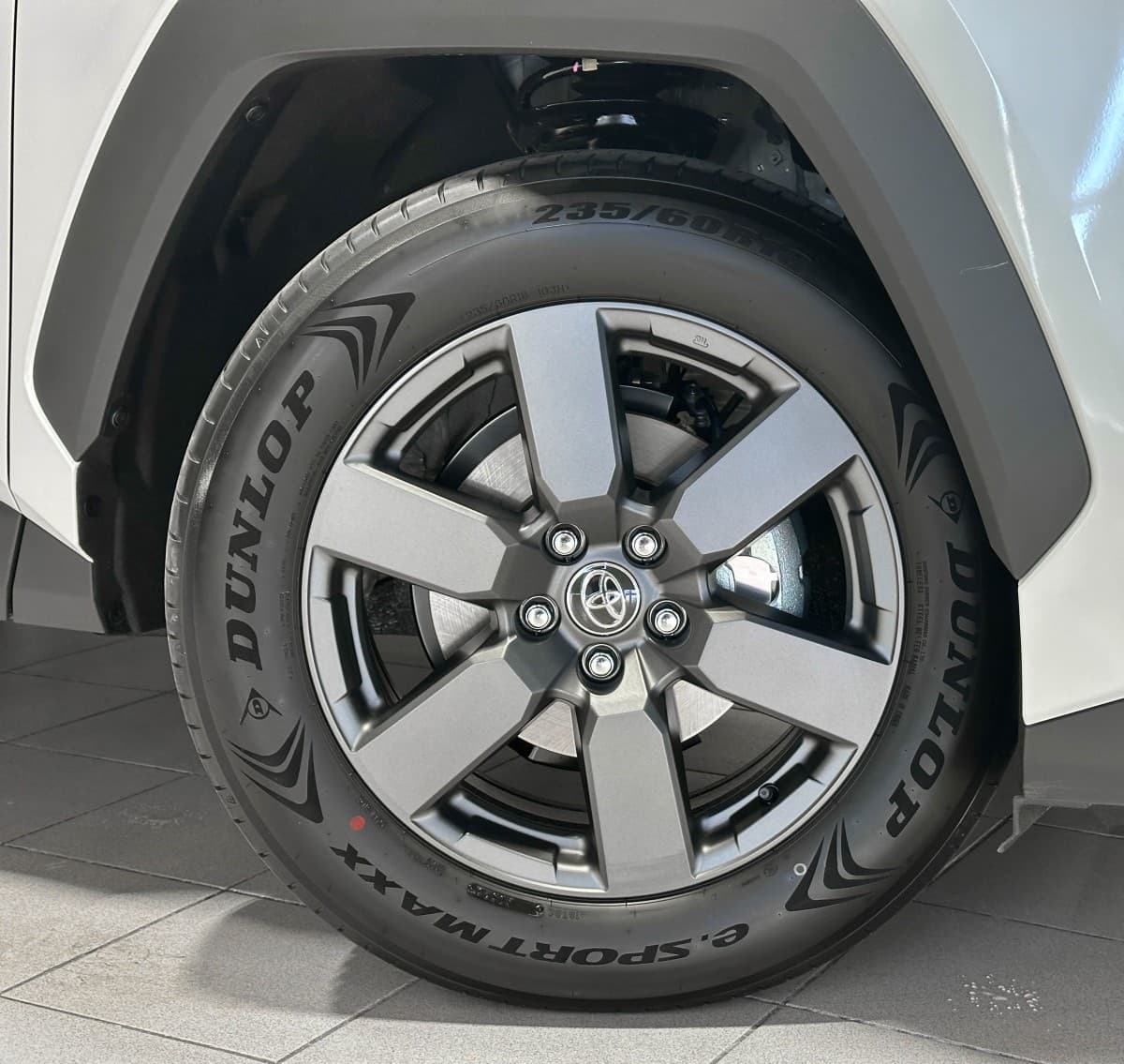 Toyota RAV4 - фото 13