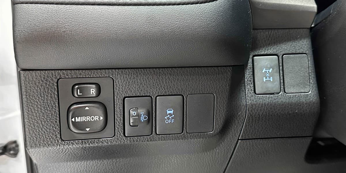 Toyota RAV4 - фото 18