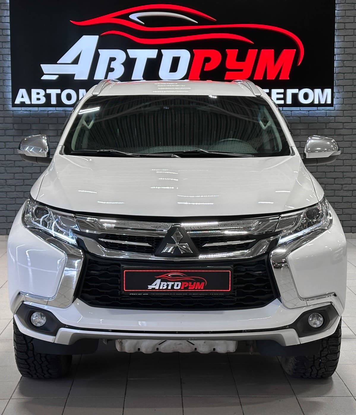 Mitsubishi Pajero Sport - 3