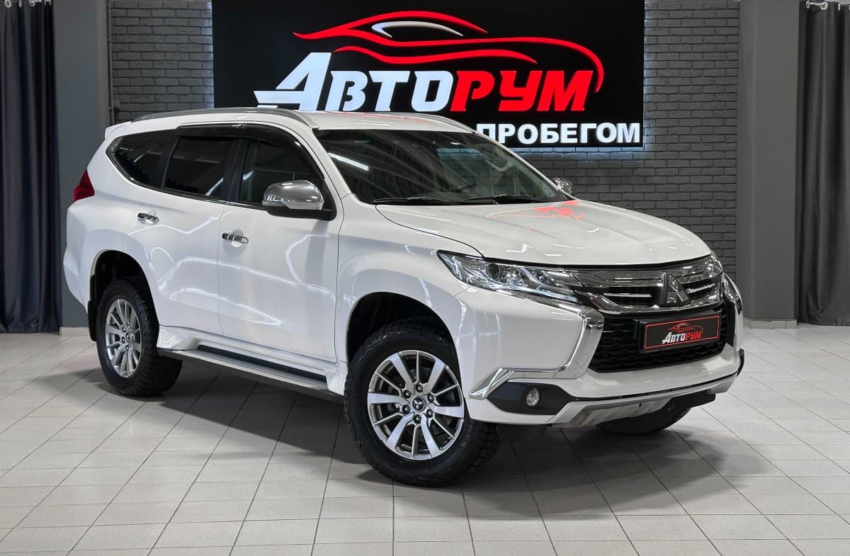 Mitsubishi Pajero Sport - 1