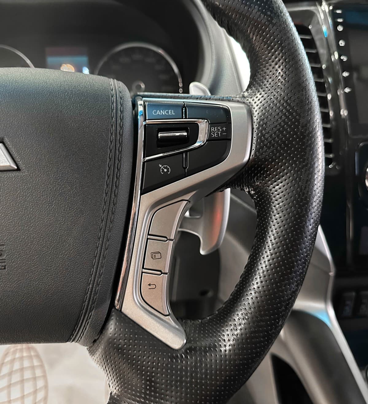 Mitsubishi Pajero Sport - фото 21