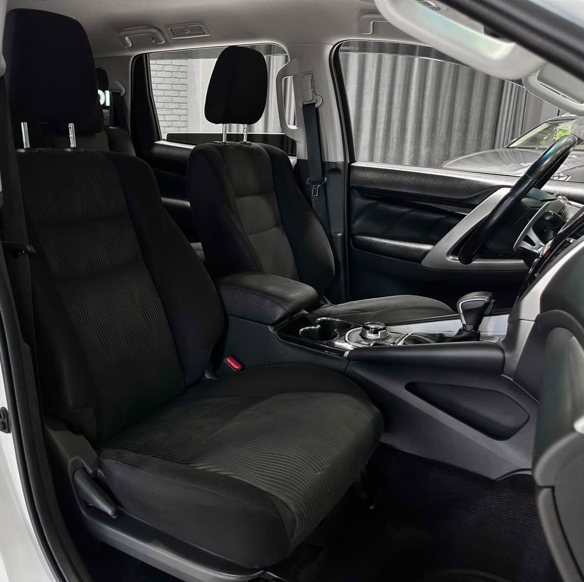 Mitsubishi Pajero Sport - фото 16