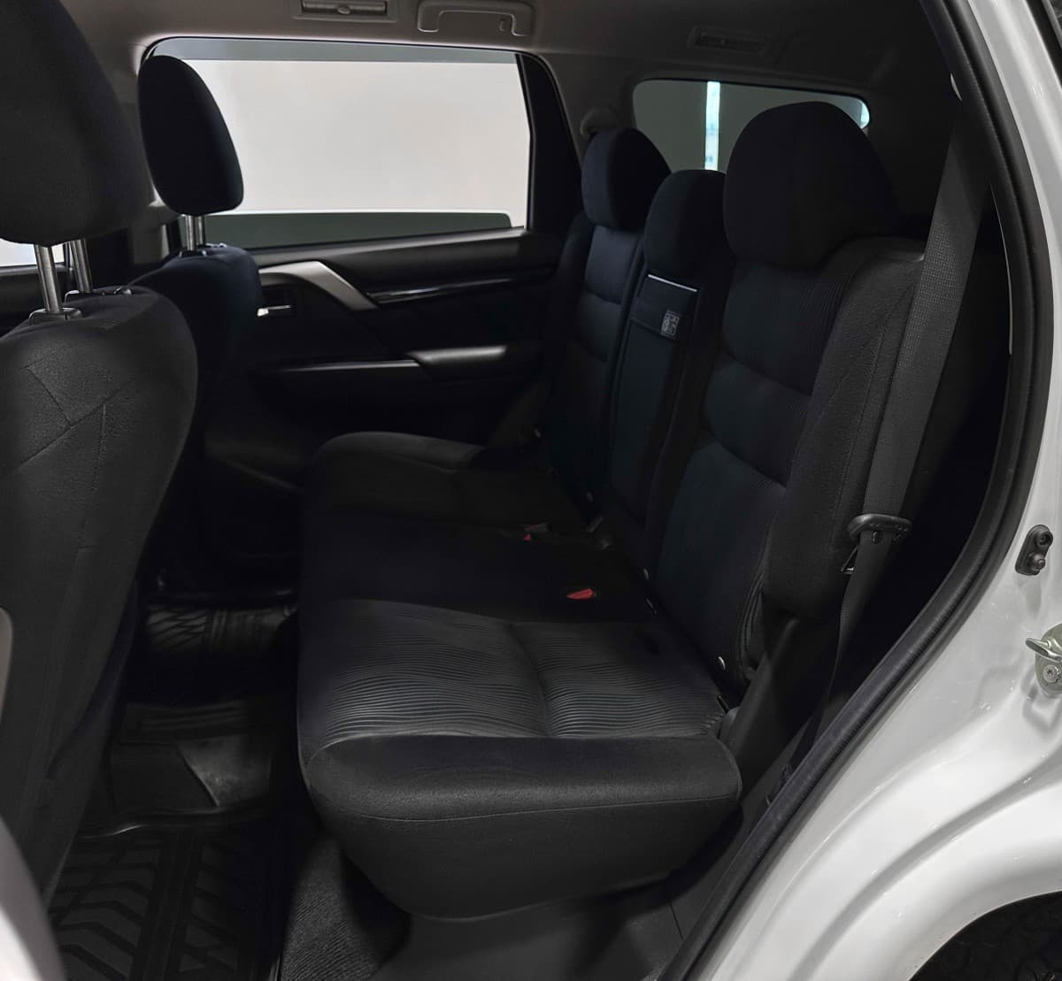 Mitsubishi Pajero Sport - фото 13