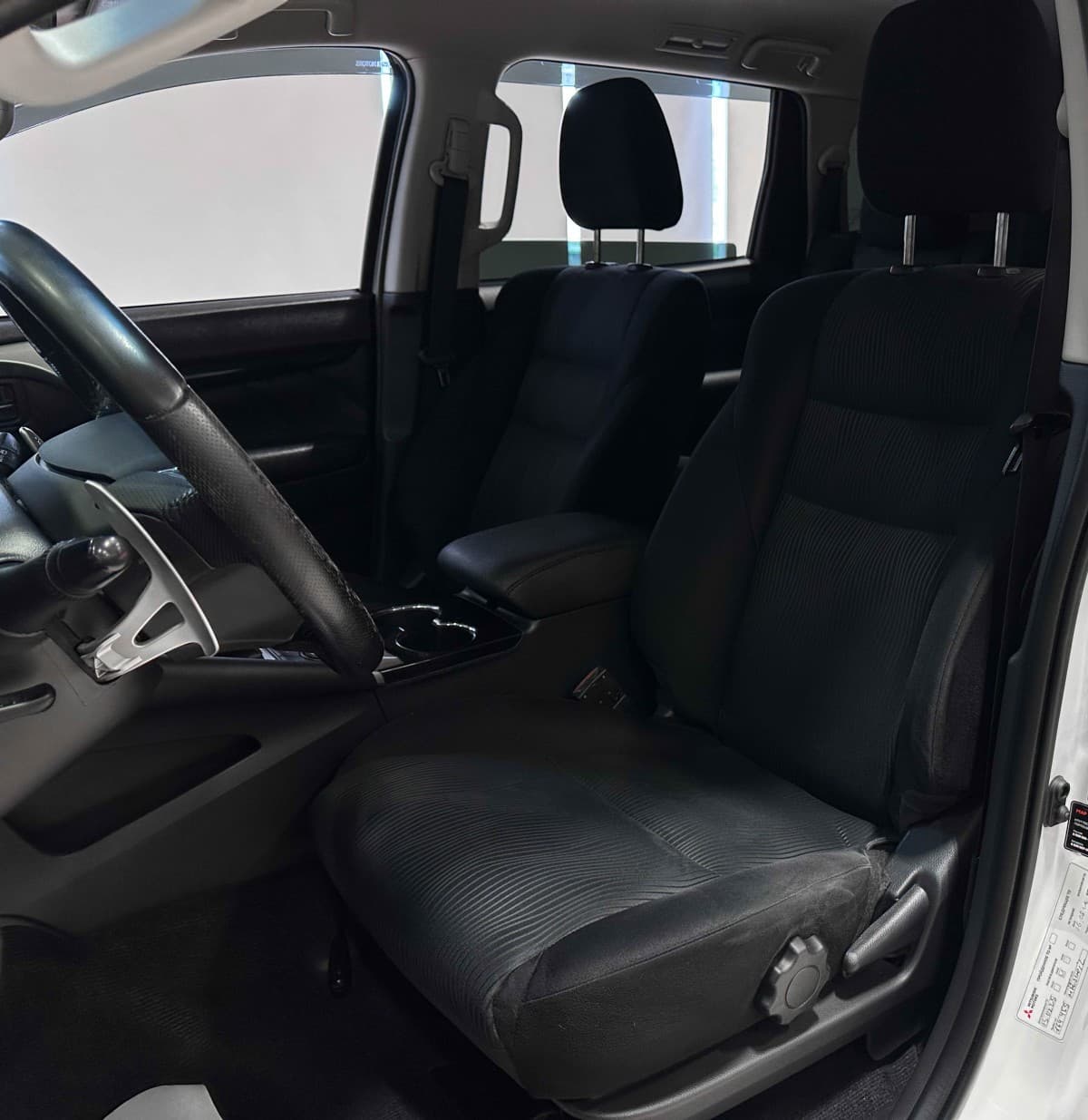 Mitsubishi Pajero Sport - фото 12