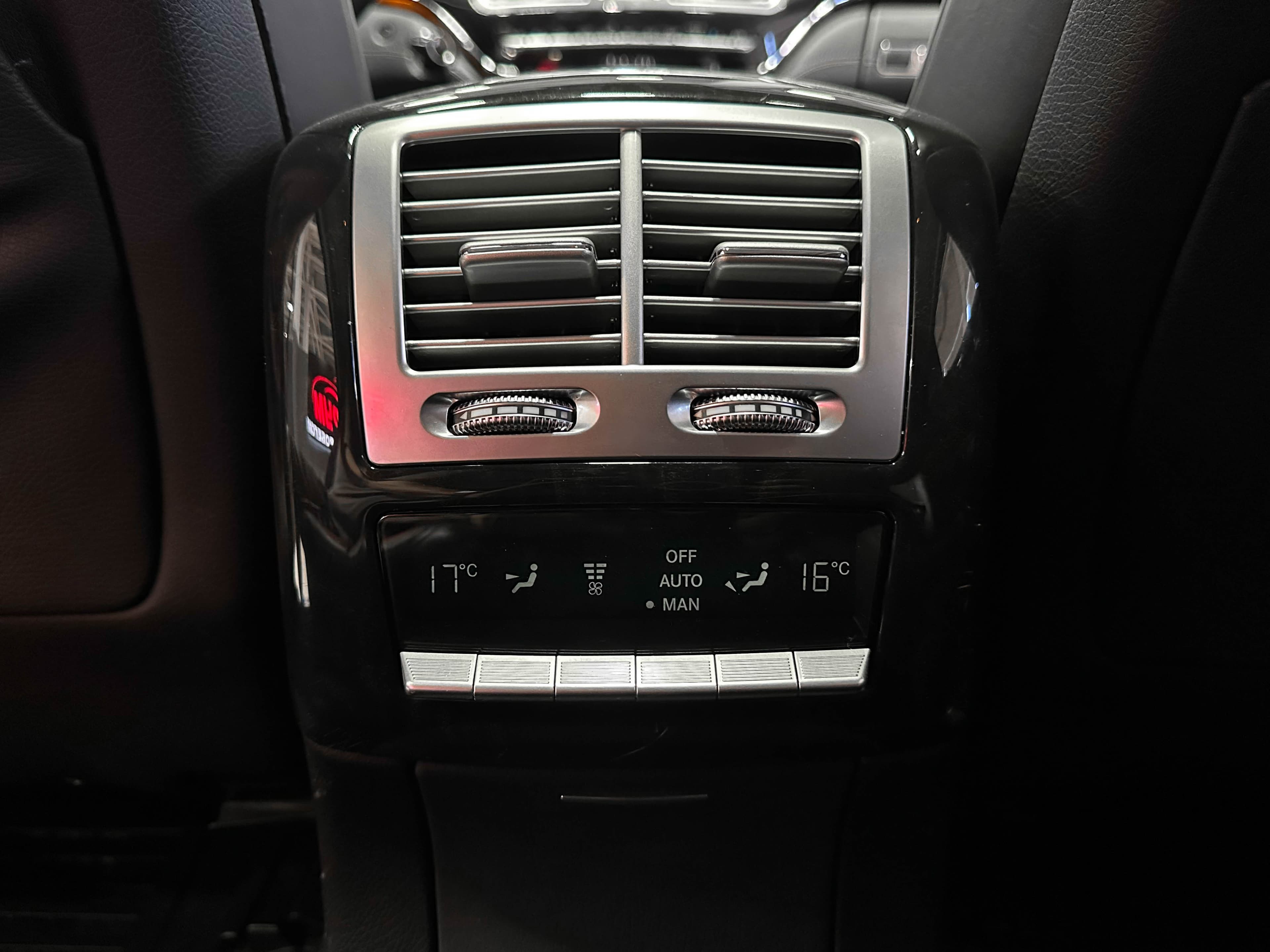 Mercedes-Benz S-Класс - фото 33