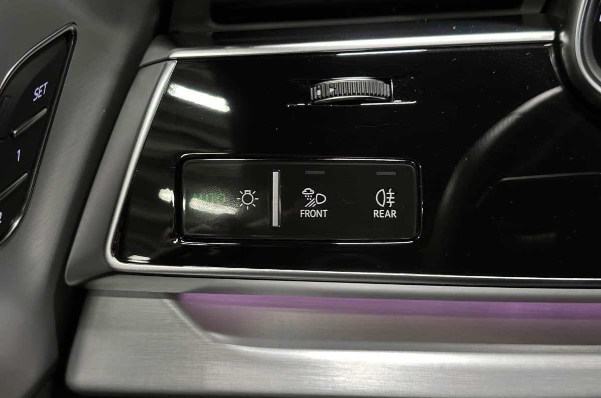 Audi Q8 - фото 23