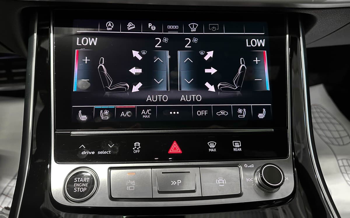 Audi Q8 - фото 29
