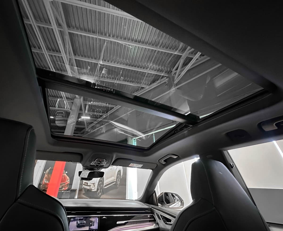 Audi Q8 - фото 33