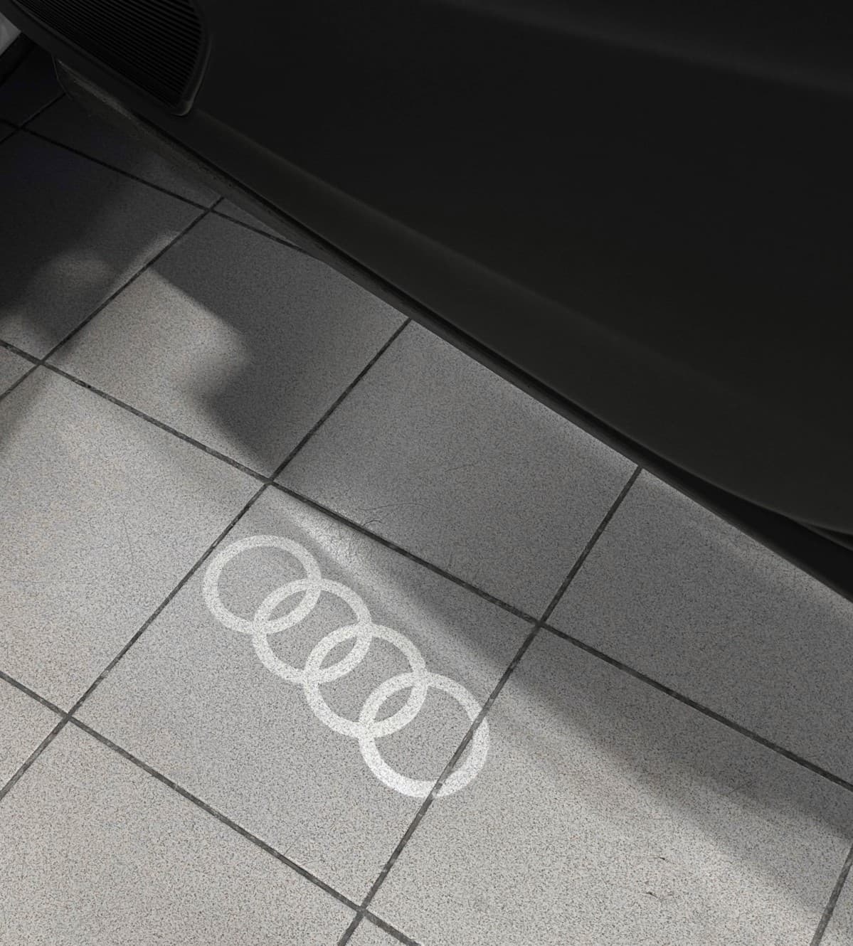 Audi Q8 - фото 34