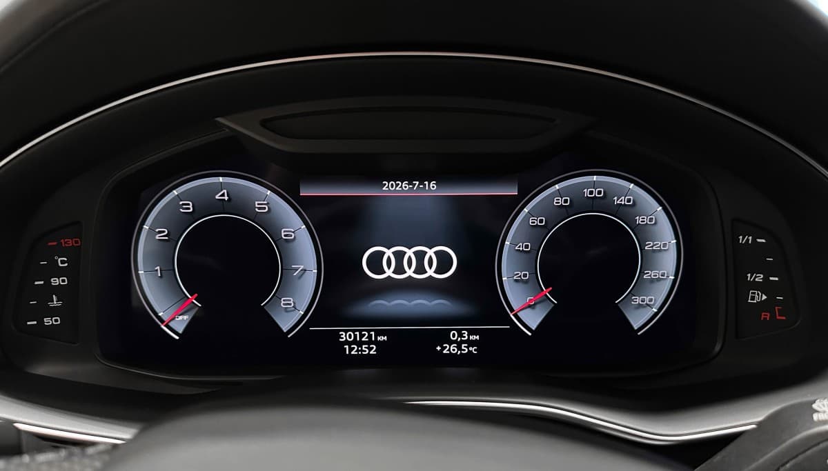Audi Q8 - фото 26