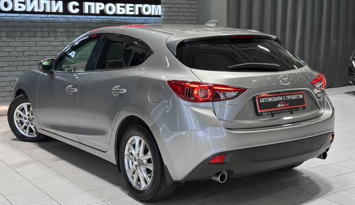 Mazda Axela - фото 9