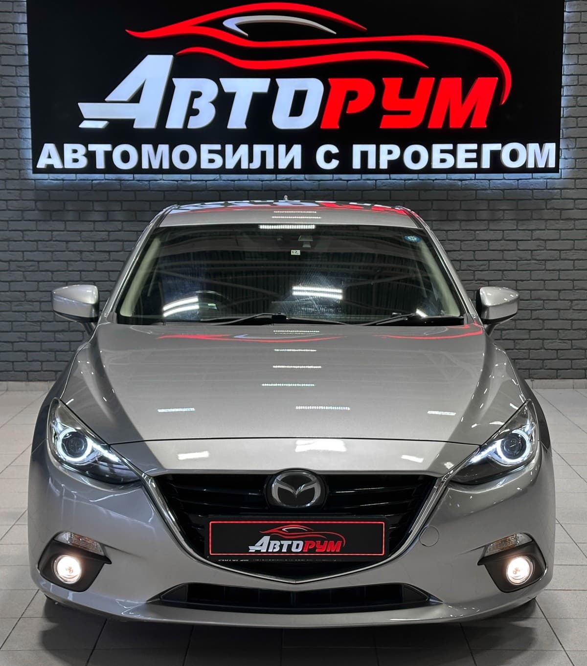 Mazda Axela - 3