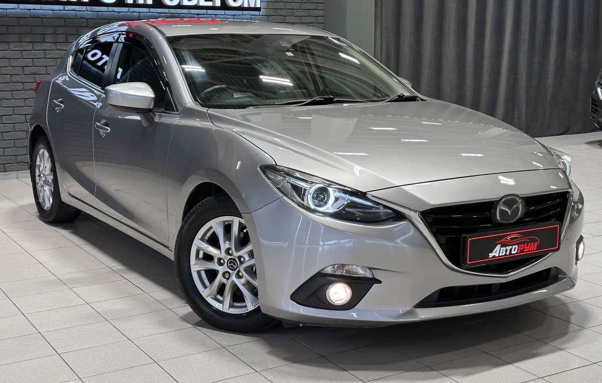 Mazda Axela - 5