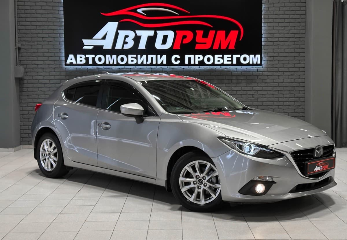 Mazda Axela - 1