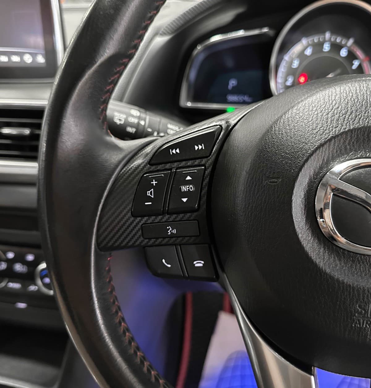 Mazda Axela - фото 19