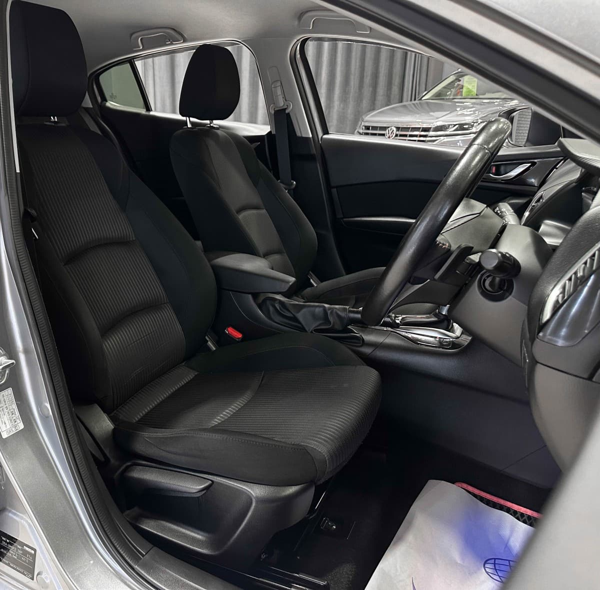 Mazda Axela - фото 11