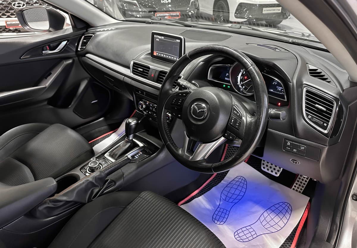 Mazda Axela - фото 10