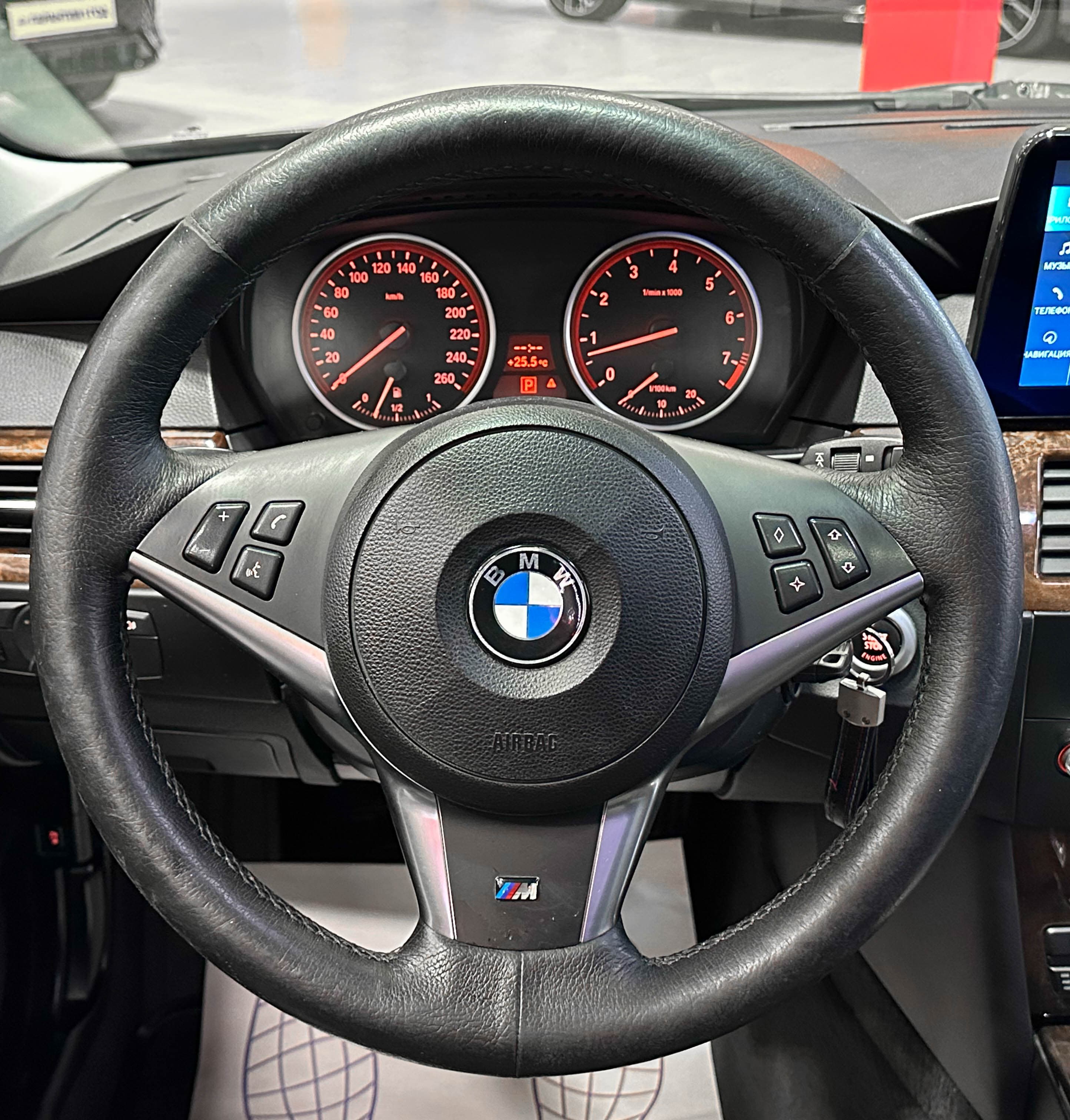 BMW 525I - фото 31