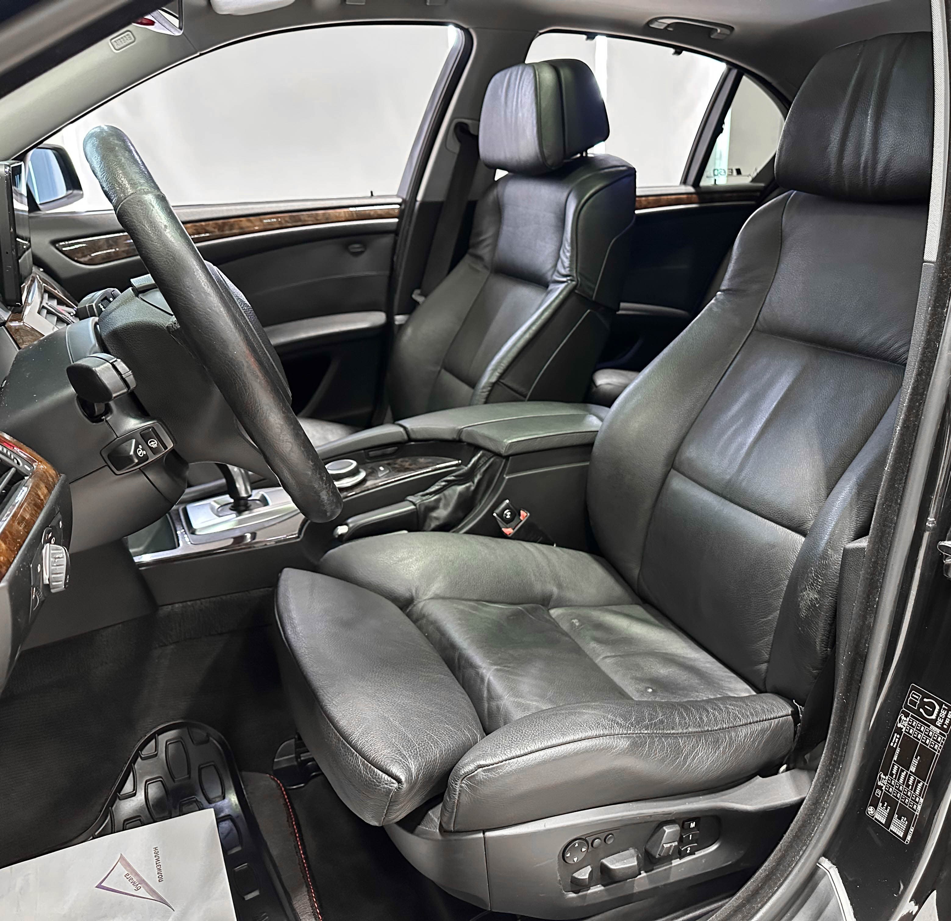 BMW 525I - фото 11