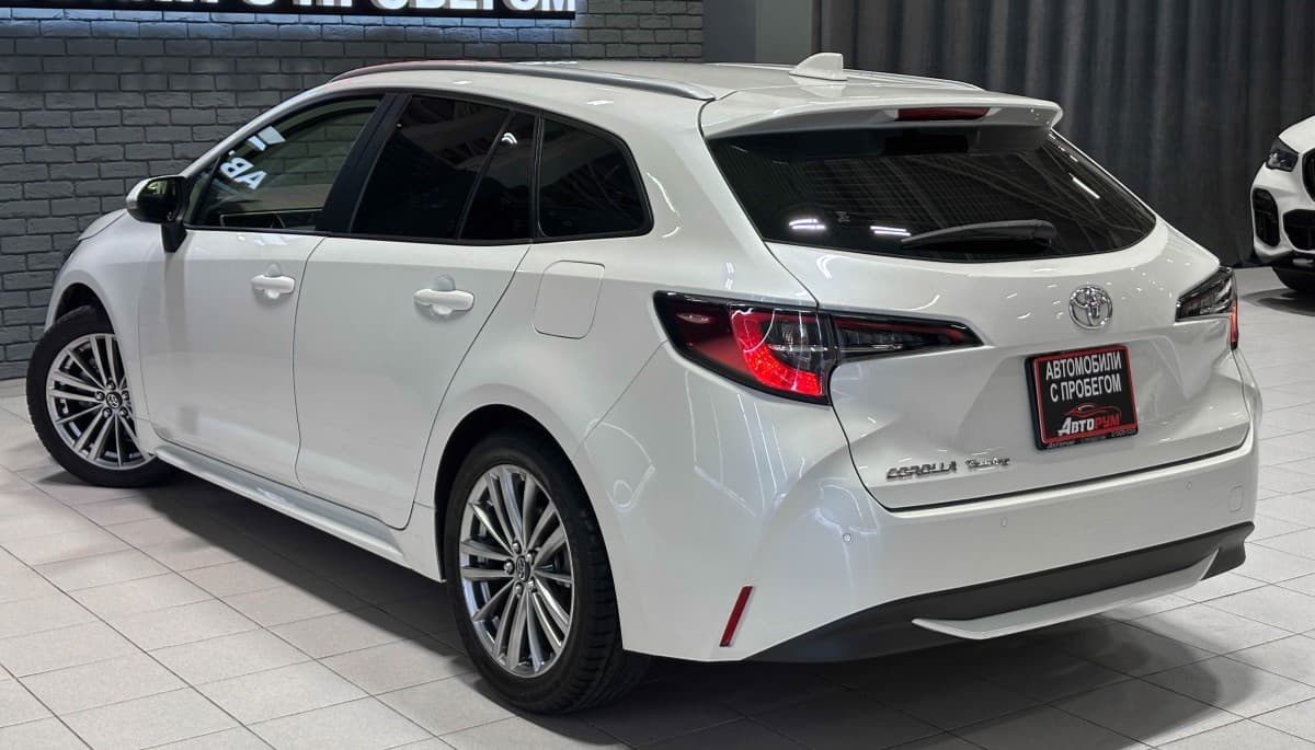 Toyota Corolla Touring - фото 9