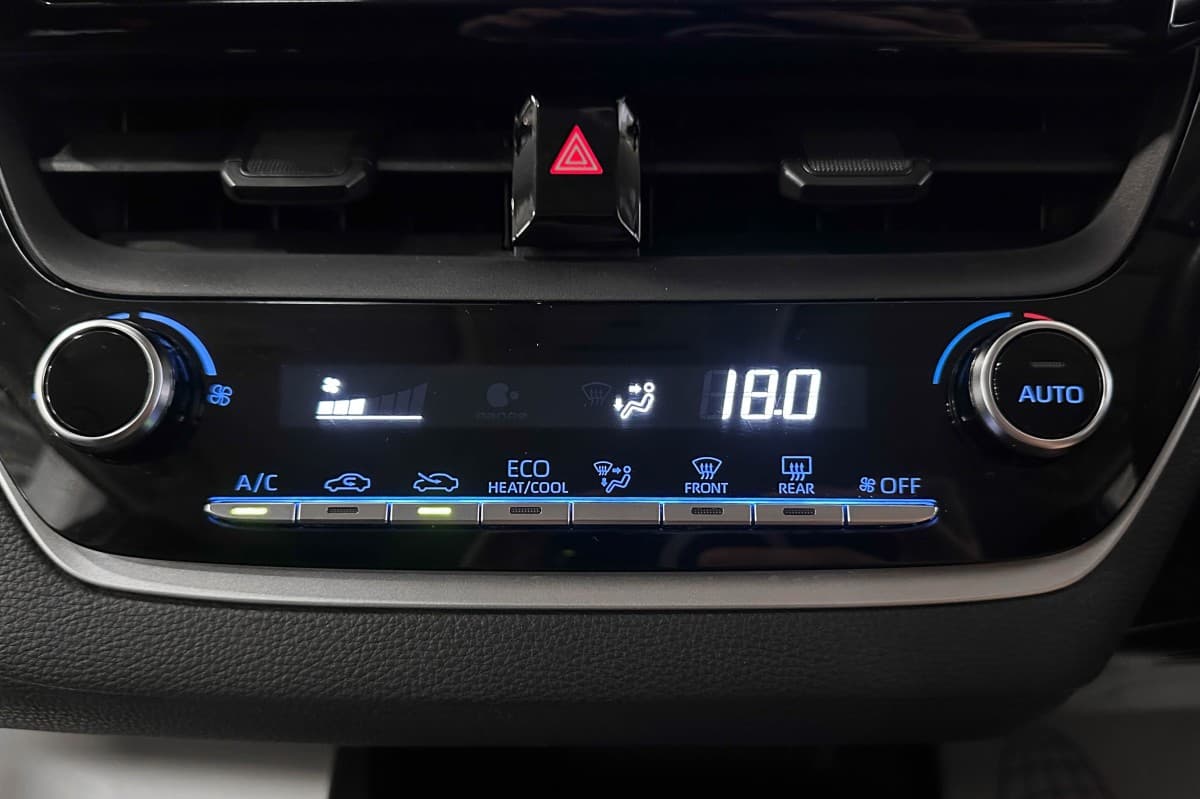 Toyota Corolla Touring - фото 23