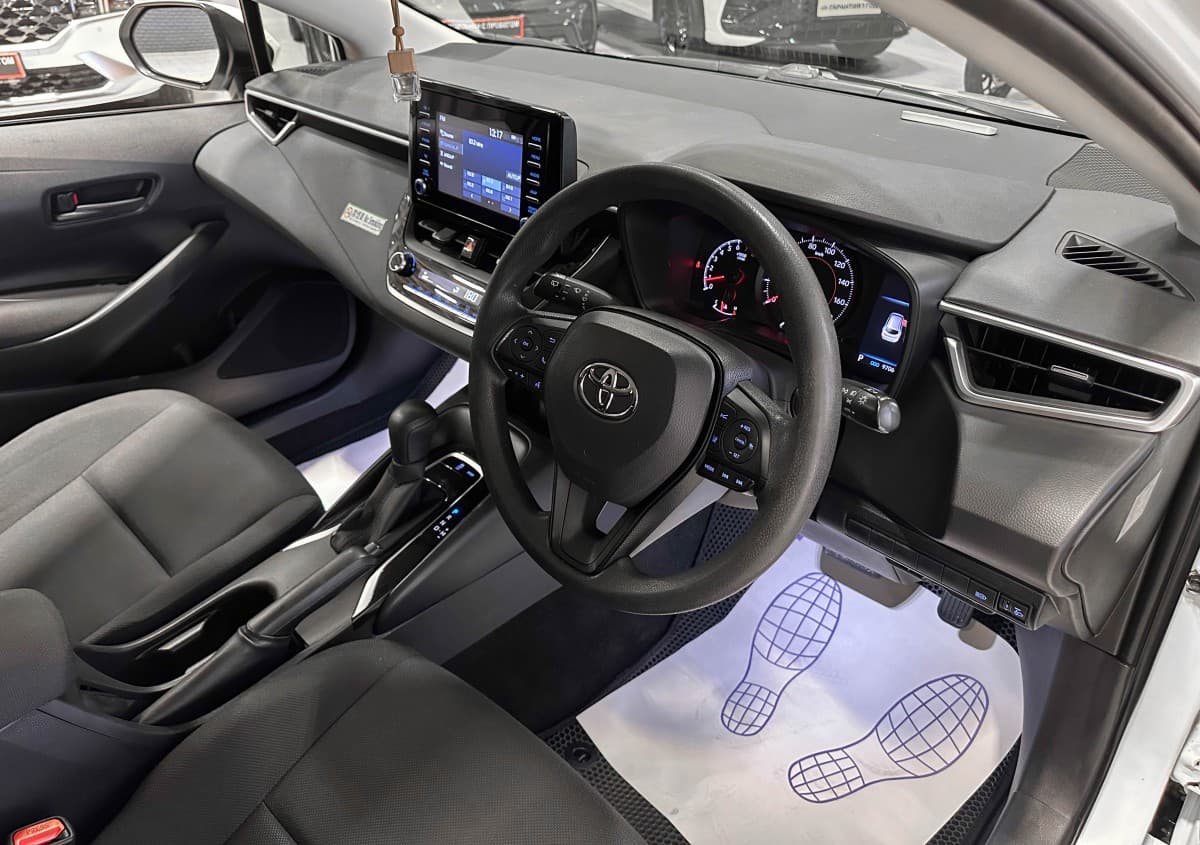 Toyota Corolla Touring - фото 10
