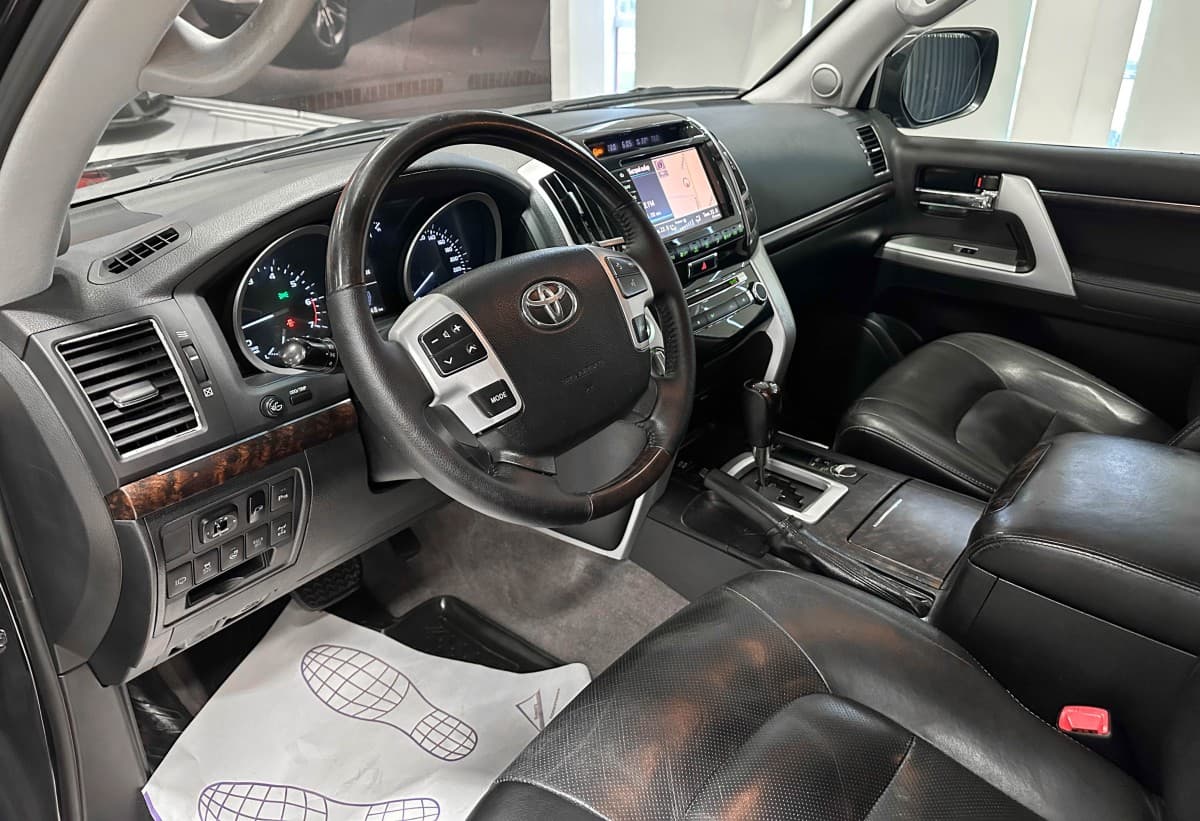 Toyota Land Cruiser - фото 10