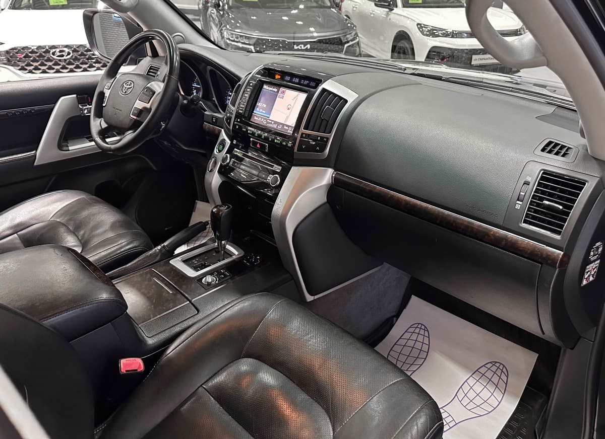 Toyota Land Cruiser - фото 16