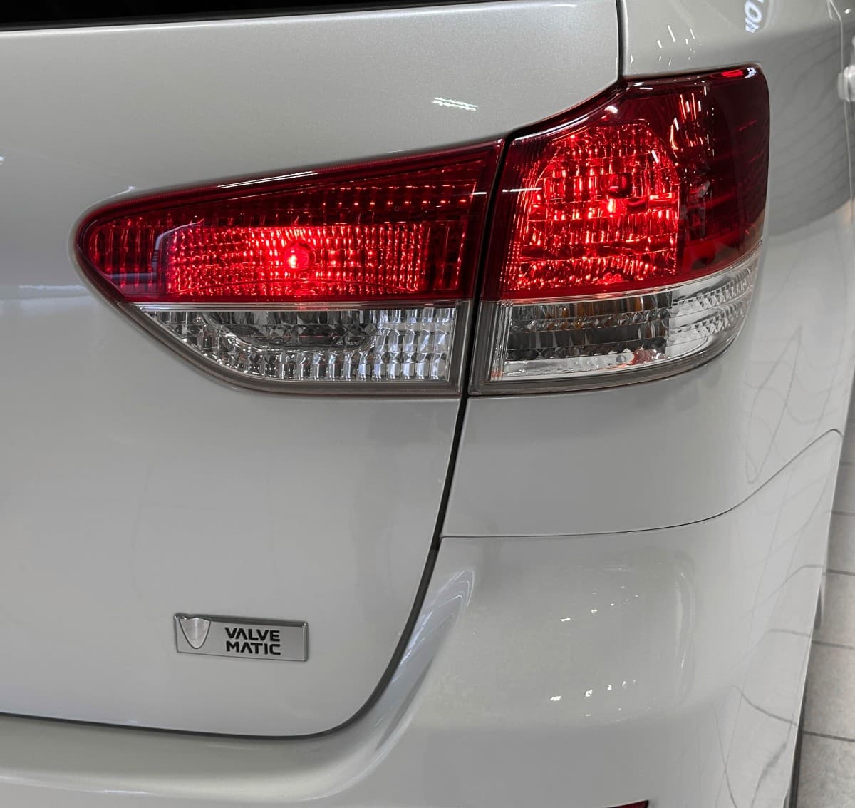 Toyota Wish - фото 8
