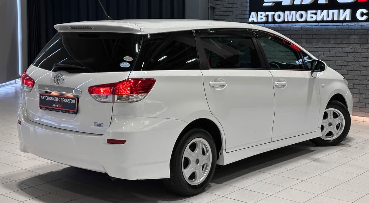Toyota Wish - фото 6