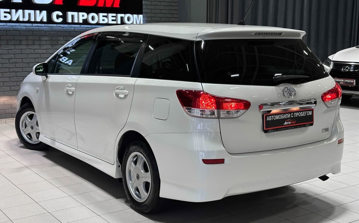 Toyota Wish - фото 9
