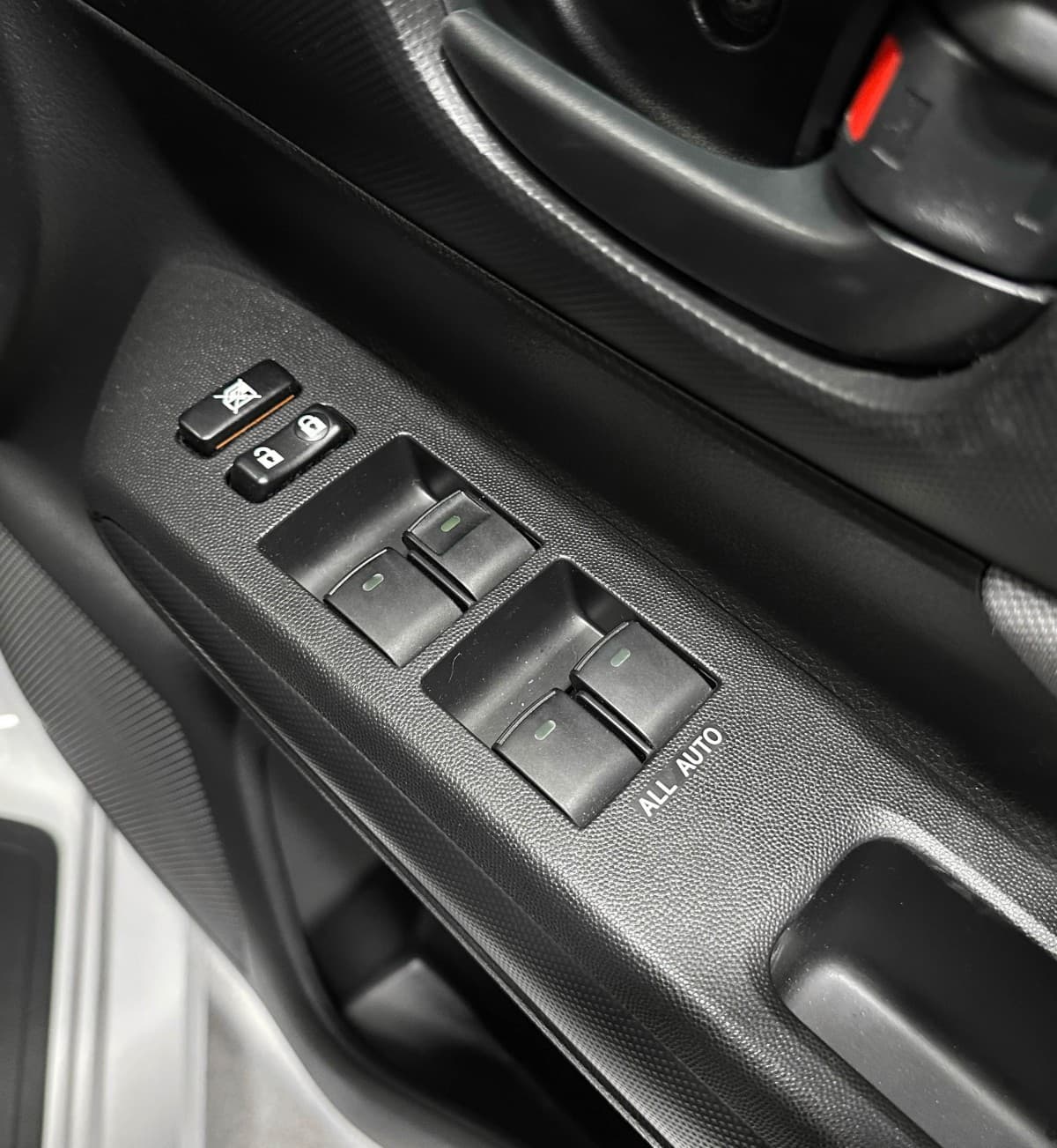 Toyota Wish - фото 18