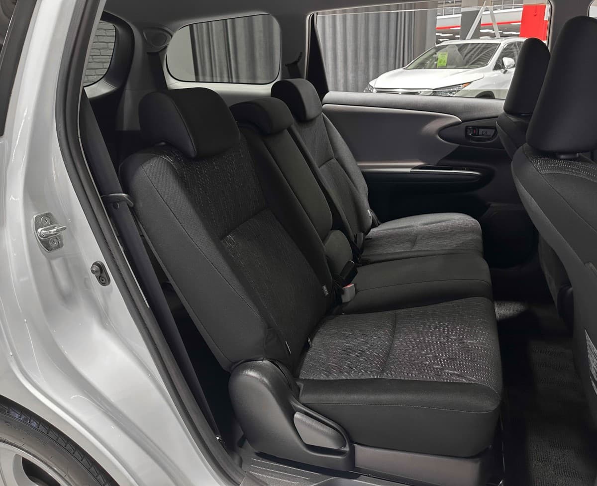 Toyota Wish - фото 12