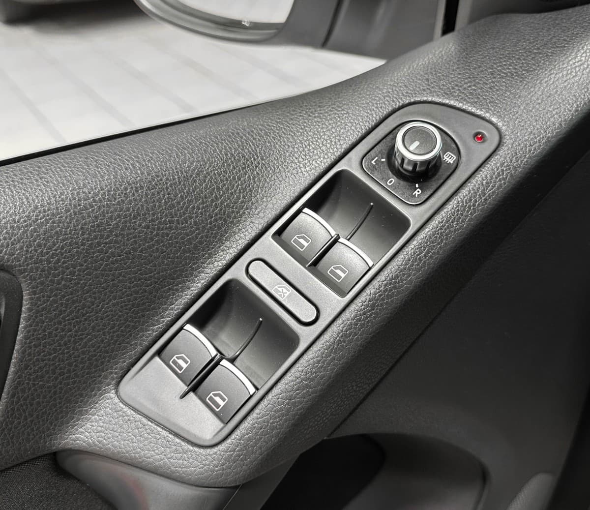Volkswagen Tiguan - фото 17