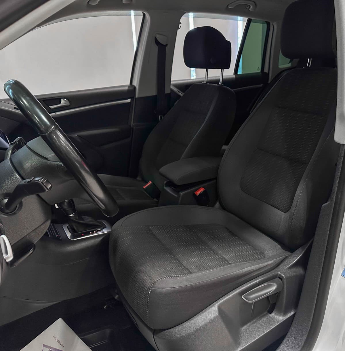 Volkswagen Tiguan - фото 11