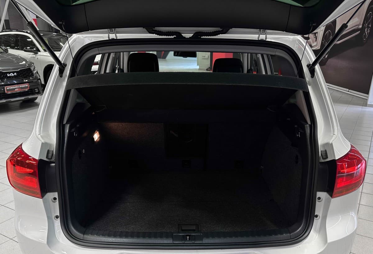 Volkswagen Tiguan - фото 13