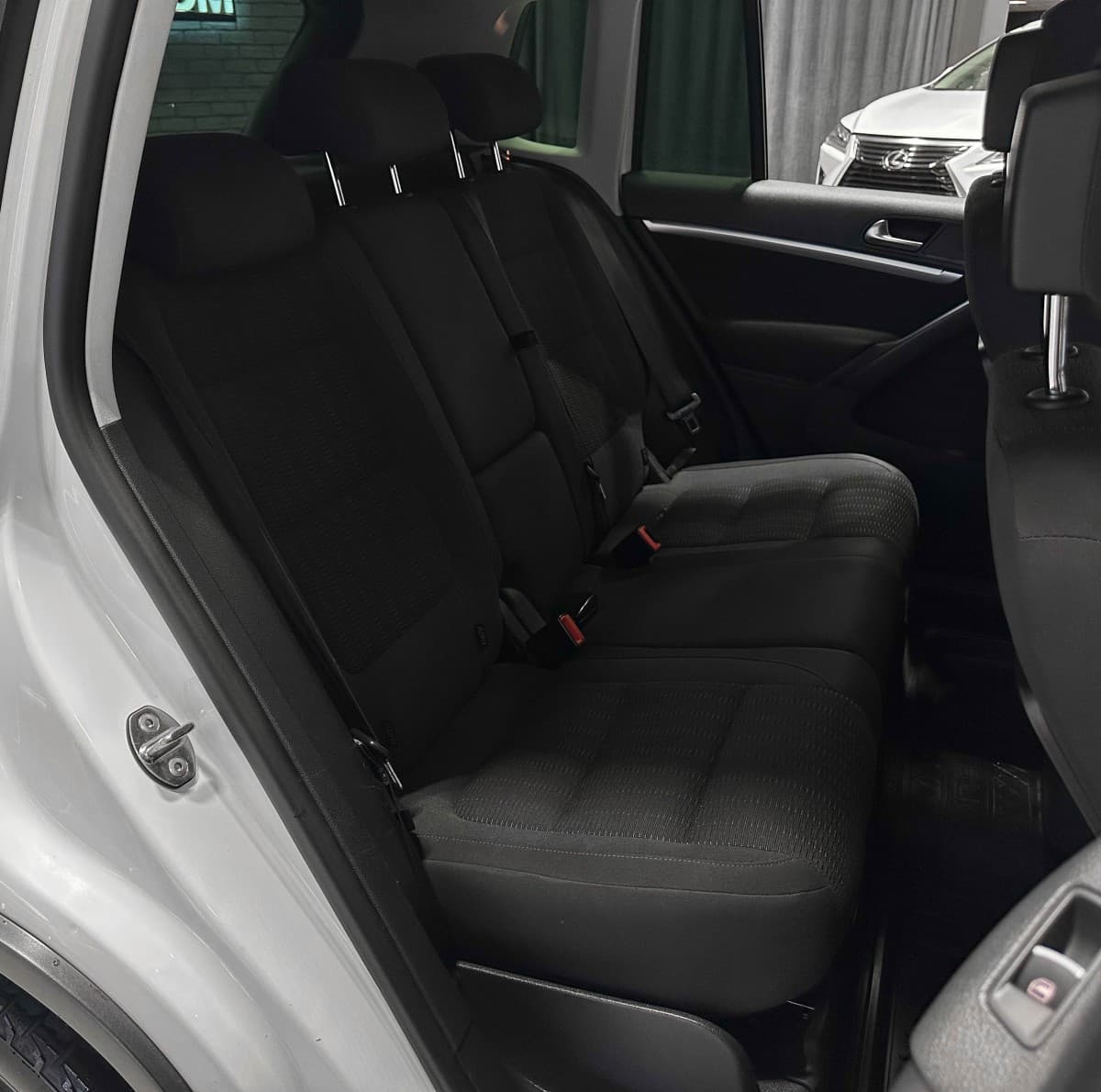 Volkswagen Tiguan - фото 14