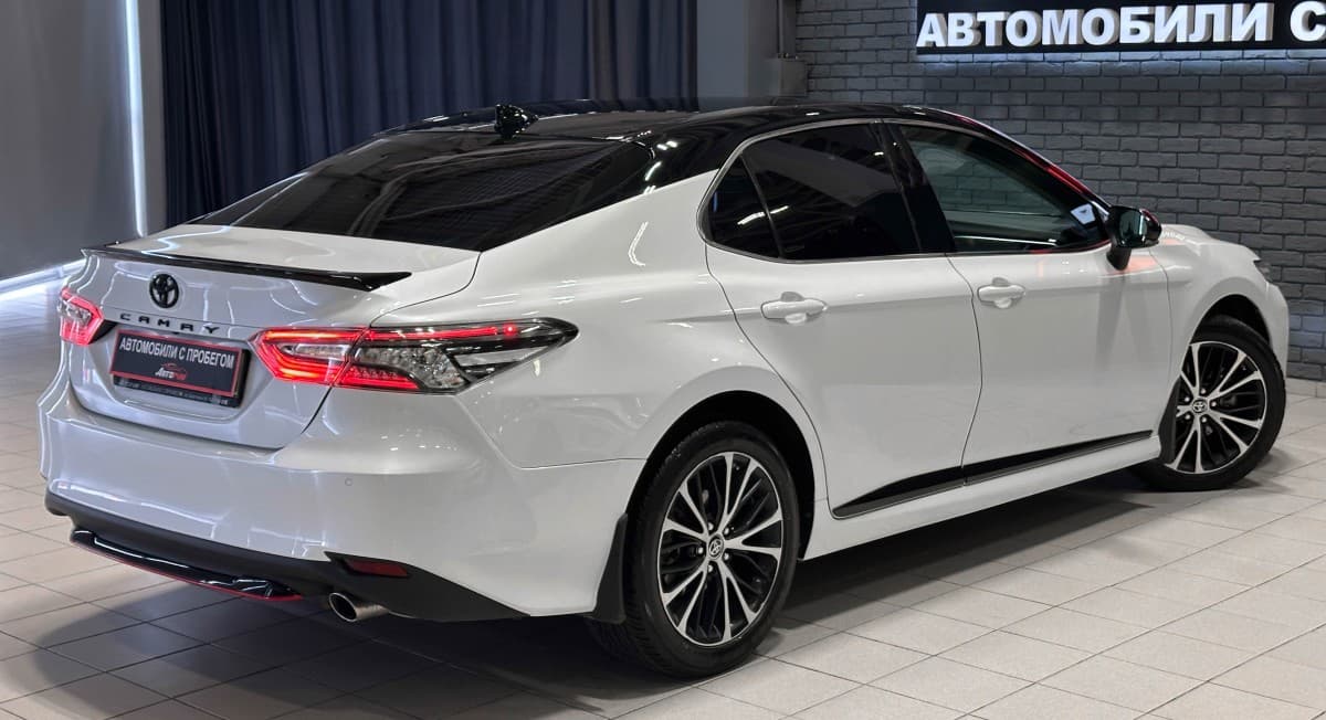 Toyota Camry - фото 6