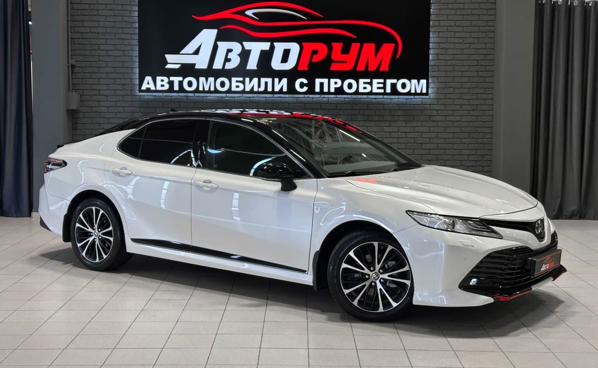 Toyota Camry - 1