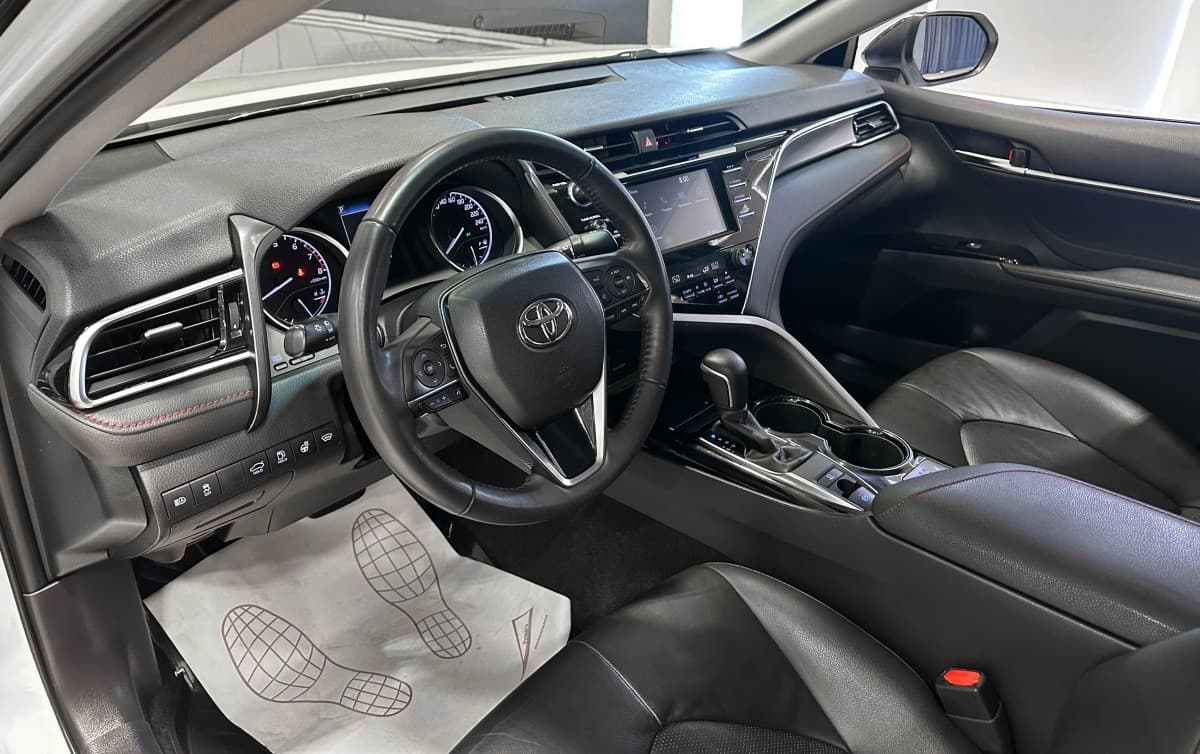 Toyota Camry - фото 10