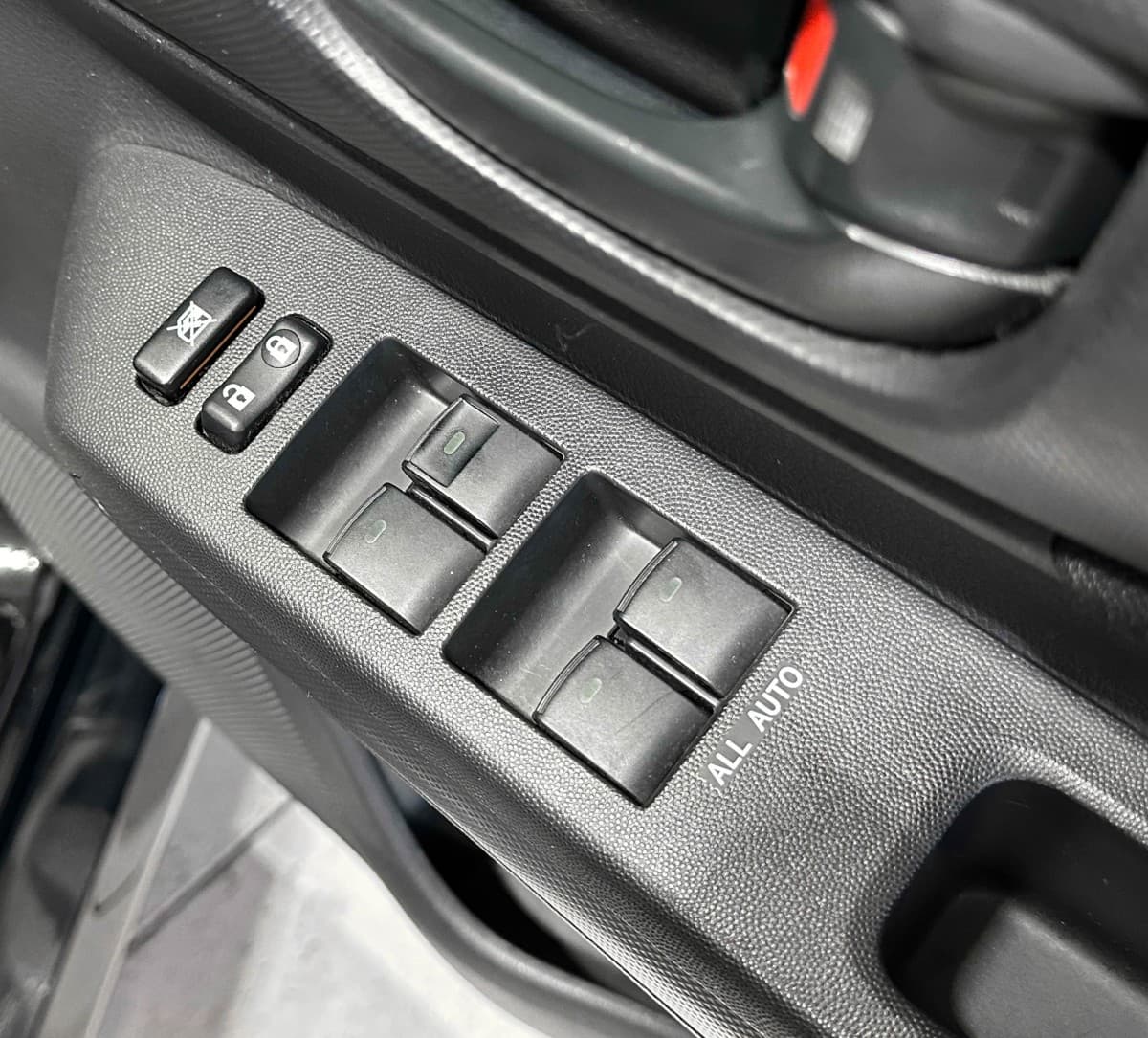Toyota Wish - фото 18