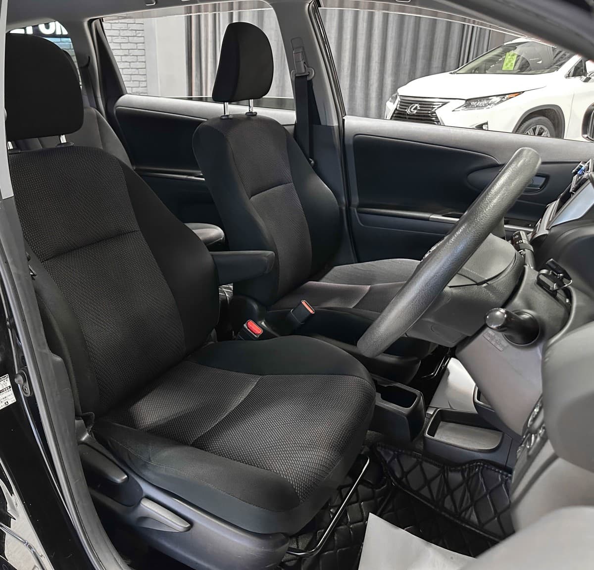 Toyota Wish - фото 11