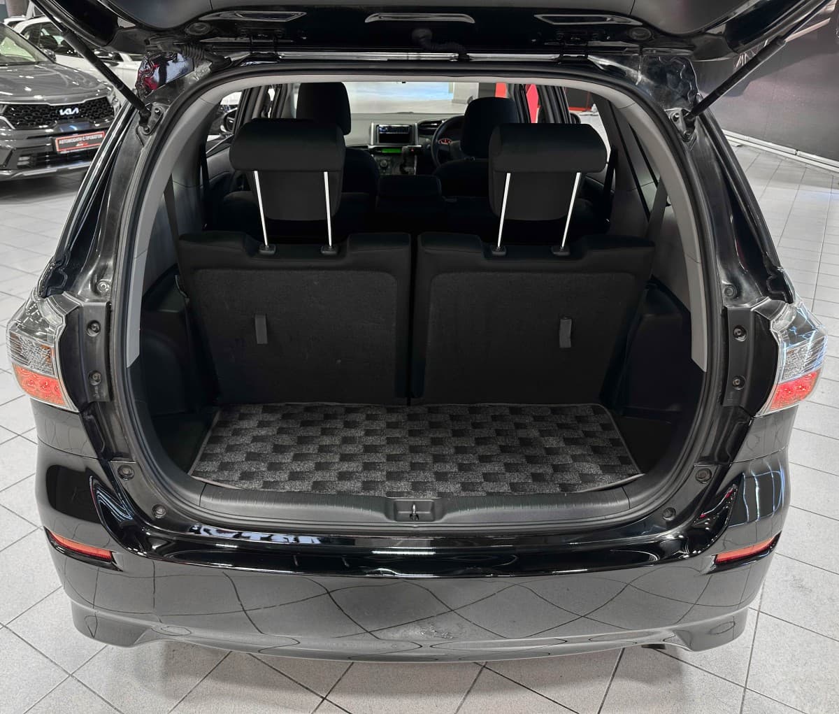 Toyota Wish - фото 13