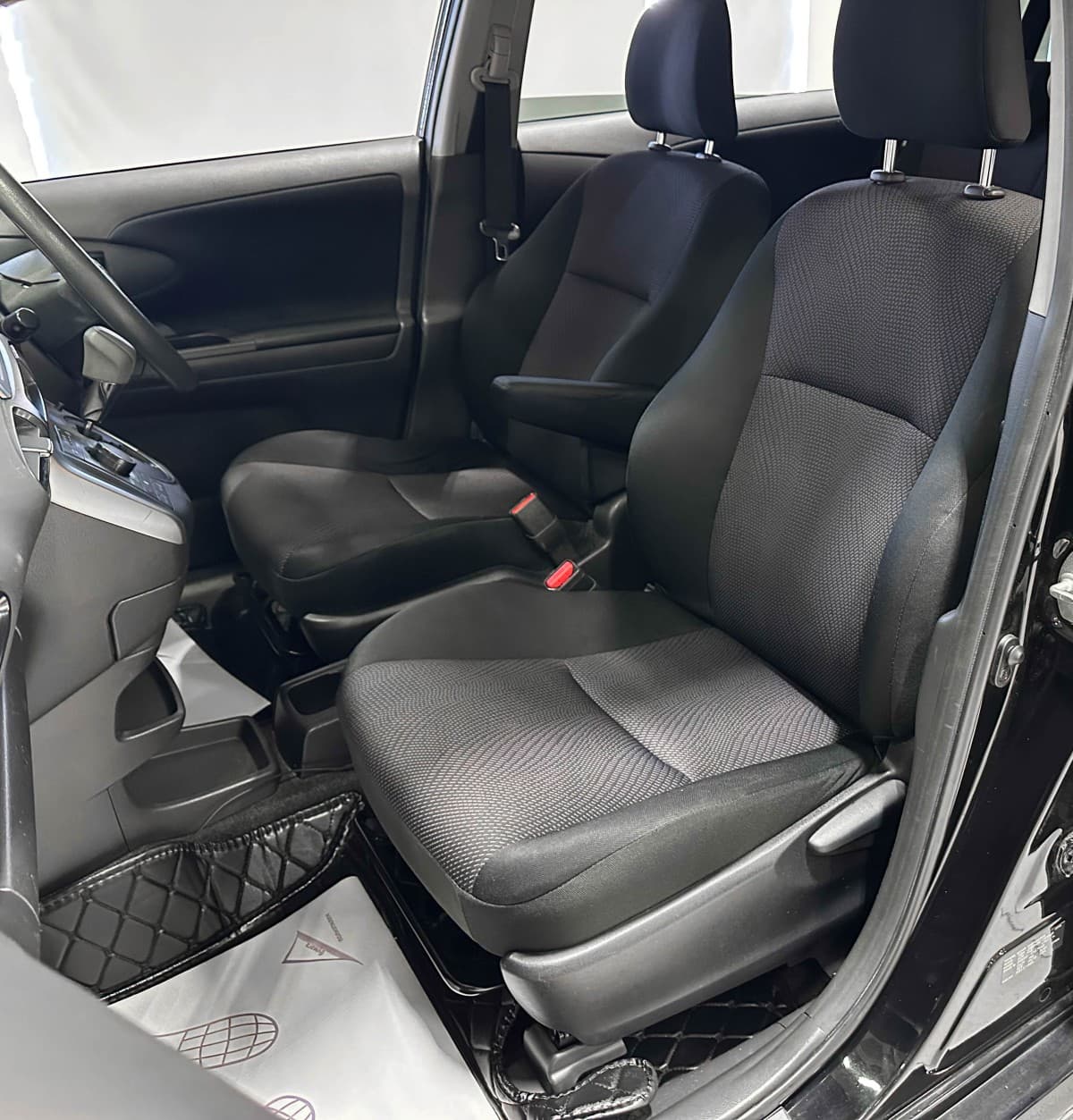 Toyota Wish - фото 16